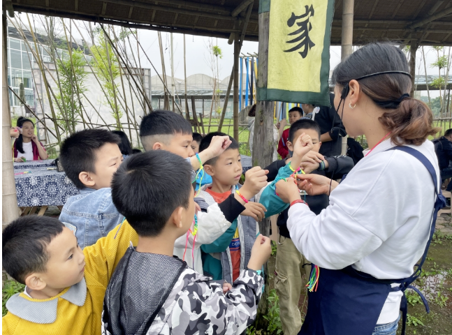 品味經(jīng)典 筑夢童年 爭做新時代好少年