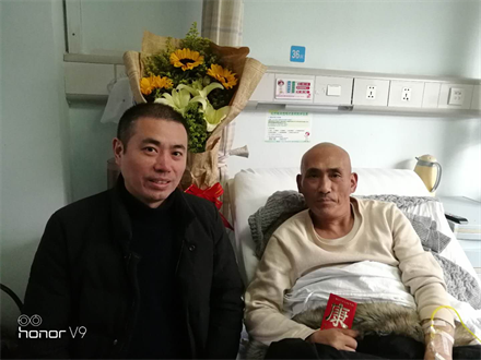 探望慰問生病員工，點(diǎn)滴關(guān)愛溫暖人心